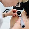 Kiedy udać się do dermatologa? Jakiego dermatologa wybrać?